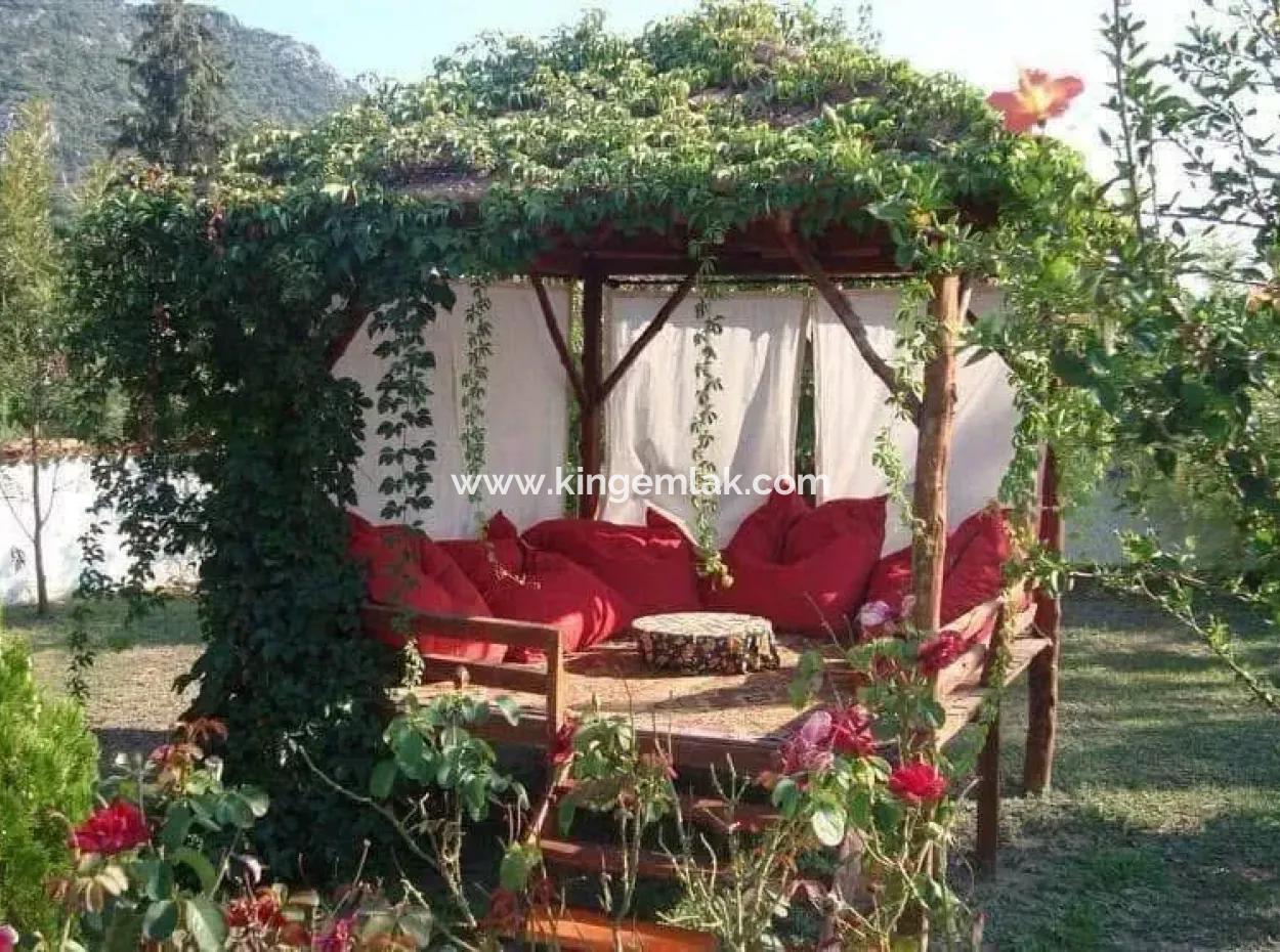 Dalyan Arıkbaşı Nda Satılık 1357 M2 Arsa İçersinde Bungalow