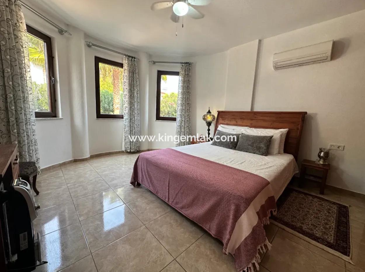 Dalyan Maraşta 980 M2 Arsa İçerisnde Müstakil Villa