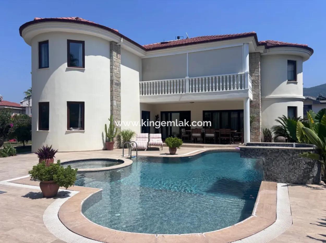 Dalyan Maraşta 980 M2 Arsa İçerisnde Müstakil Villa