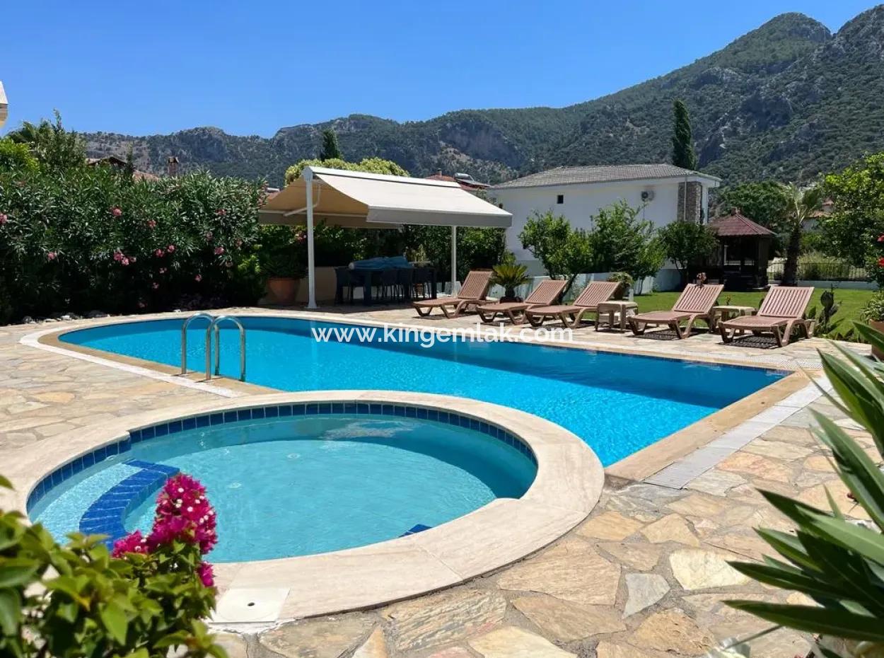 Dalyan Arıkbaşın Da 880 M2 Arsa İçersinde Satılık Villa