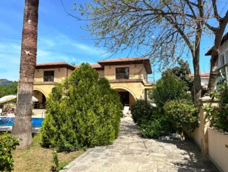 Dalyan Gülpınarda Kapodakya Taşından Yapılmış Konak Tarzı Villa