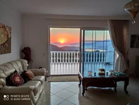 Dalyan Gökbel De Full İztuzu Plajı Ve Deniz Manzaralı Satılık Villa
