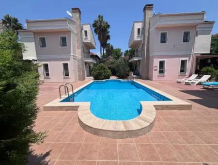 Dalyan Merkez De Satılık 3+1 Villa