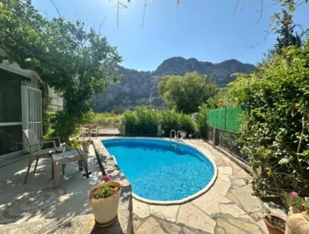 Dalyan’a Yakın Huzurlu İki Yatak Odalı Villa