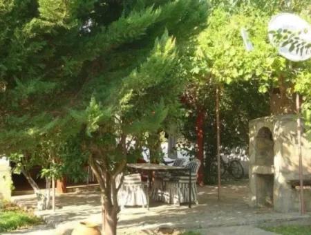 Dalyan Arıkbaşı Nda Satılık 1357 M2 Arsa İçersinde Bungalow