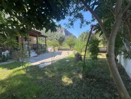 Dalyan Marmarlı Da 4011 M2 Arsa İçerisinde Satılık Villa
