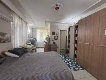 Dalyan Marmarlı Da 4011 M2 Arsa İçerisinde Satılık Villa