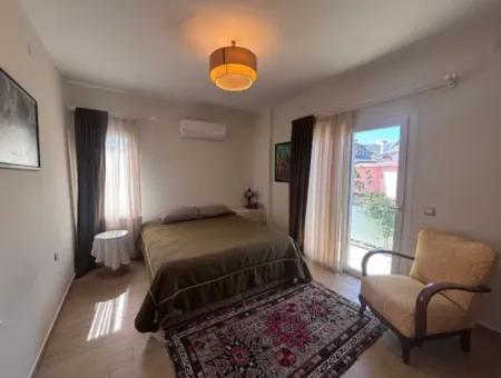 Dalyan Merkezde Satılık Tripleks Villa