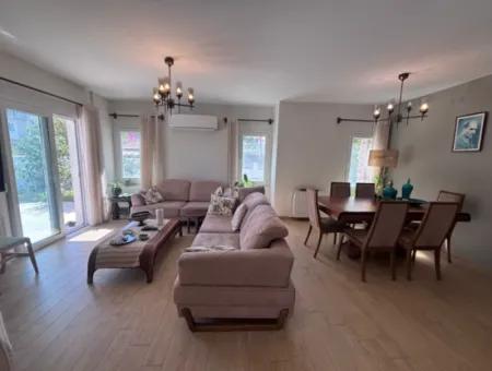 Dalyan Merkezde Satılık Tripleks Villa