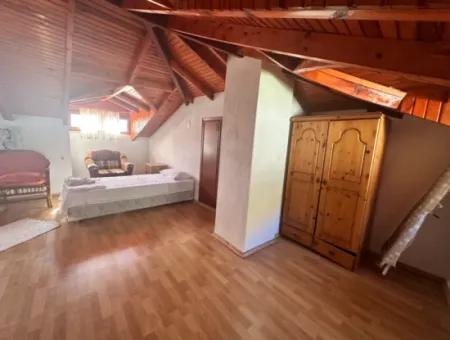 Dalyan Merkeze Yakın Kiralık Tek Katlı Havuzlu Ev