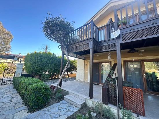 Dalyan Maraş Bölgesinde , Nehir Manzaralı Satılık Villa