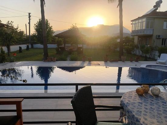 Dalyan Okçular'da 1000 M2 Arsa İçerisinde Satılık Dubleks